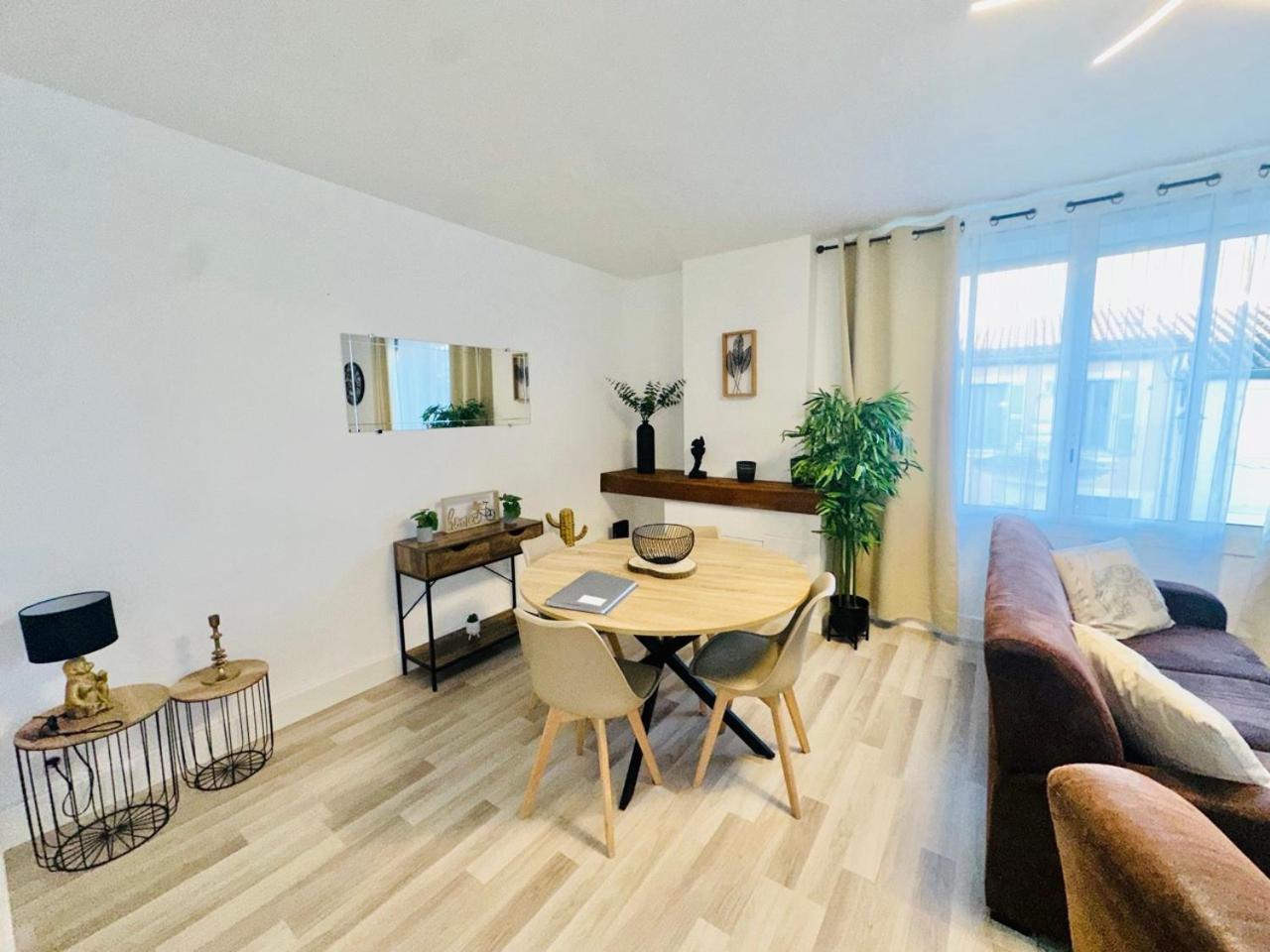 Les Appartements Du Mas - Rose Marie Aigues-Mortes Extérieur photo