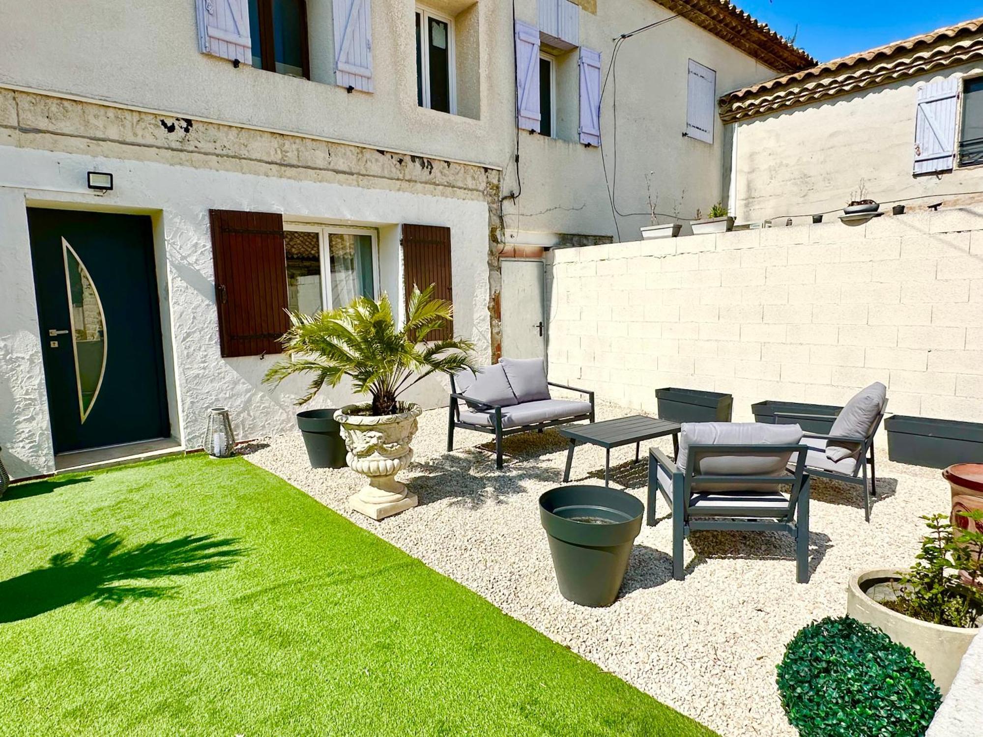 Les Appartements Du Mas - Rose Marie Aigues-Mortes Extérieur photo