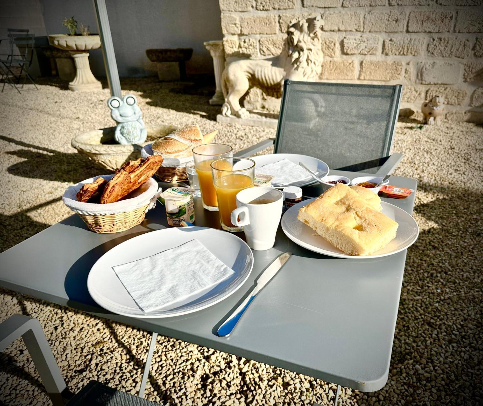 Les Appartements Du Mas - Rose Marie Aigues-Mortes Extérieur photo
