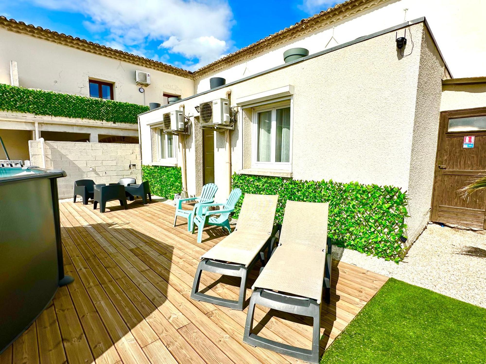 Les Appartements Du Mas - Rose Marie Aigues-Mortes Extérieur photo