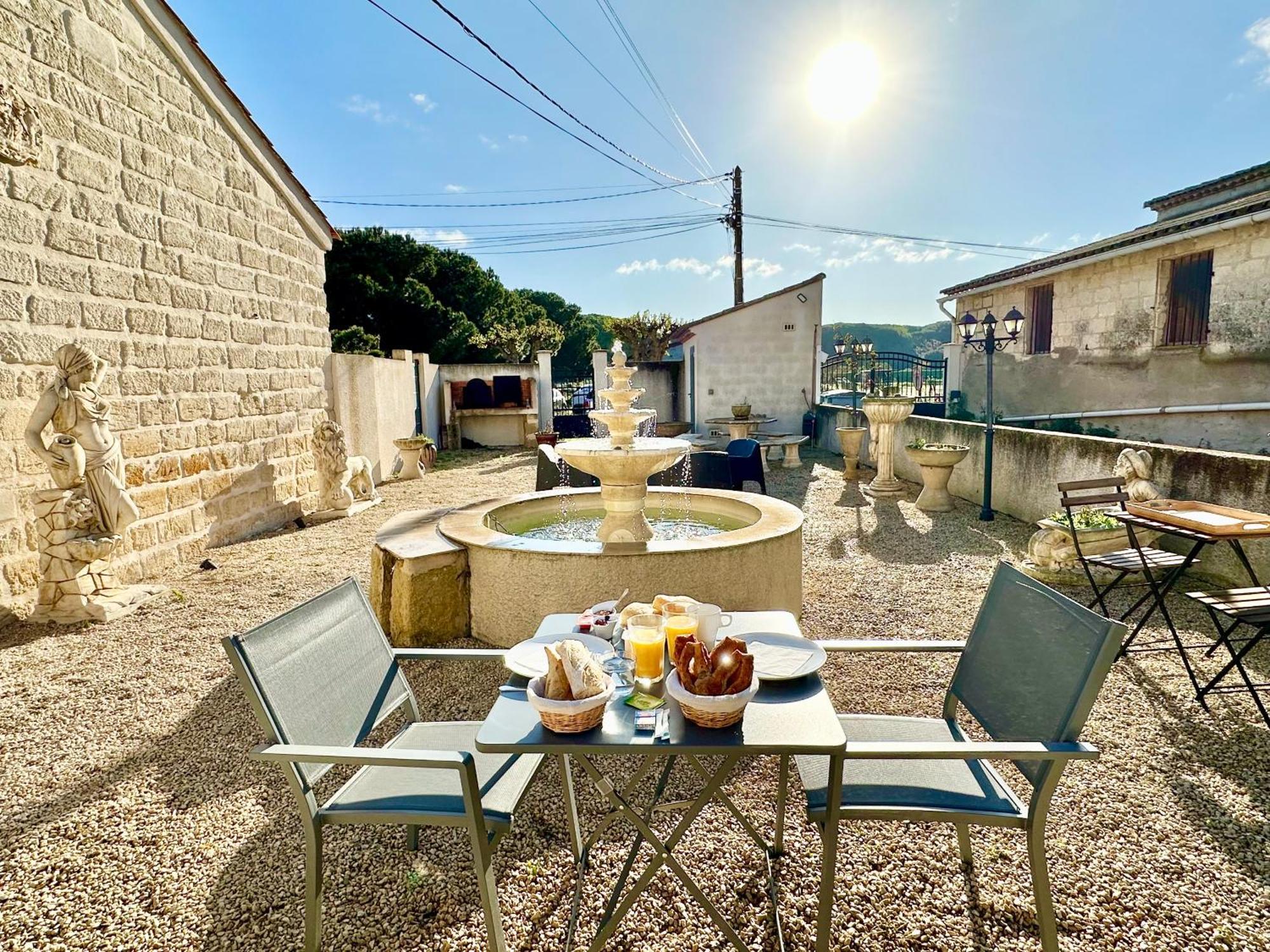 Les Appartements Du Mas - Rose Marie Aigues-Mortes Extérieur photo