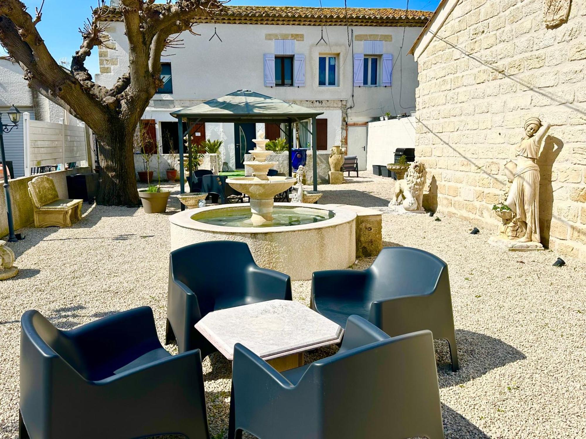 Les Appartements Du Mas - Rose Marie Aigues-Mortes Extérieur photo